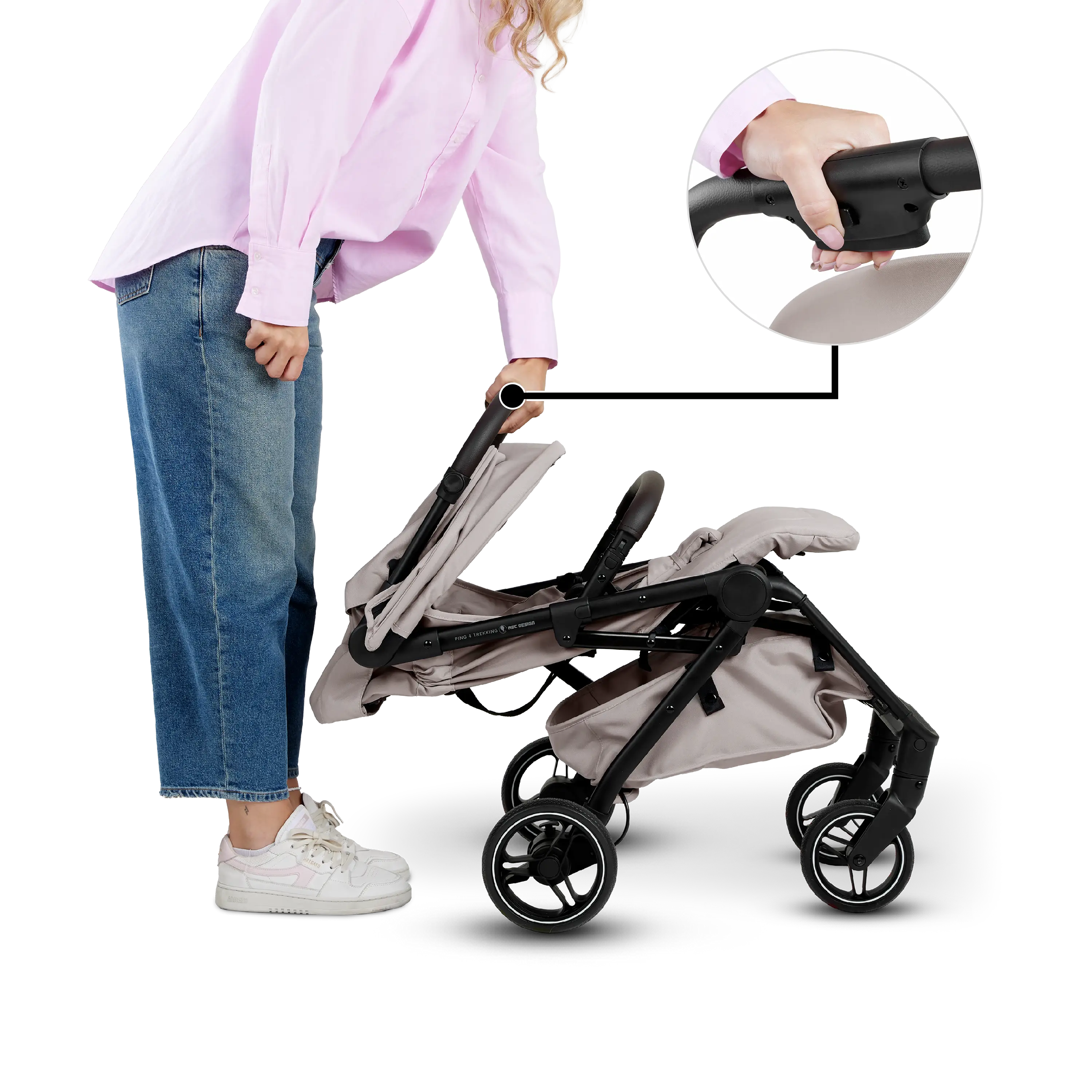 Pliage d’une seule main pour tenir dans un bagage à main