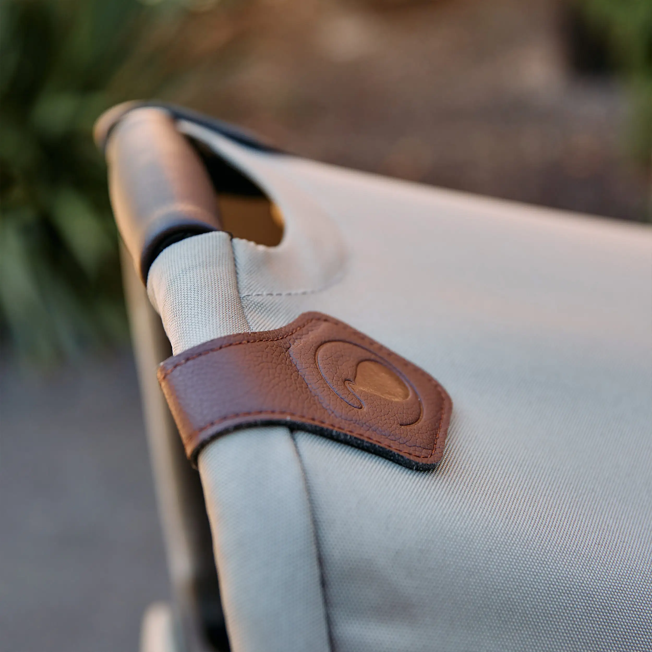 Magnet Clip für Kinderwagen - Brown Dark