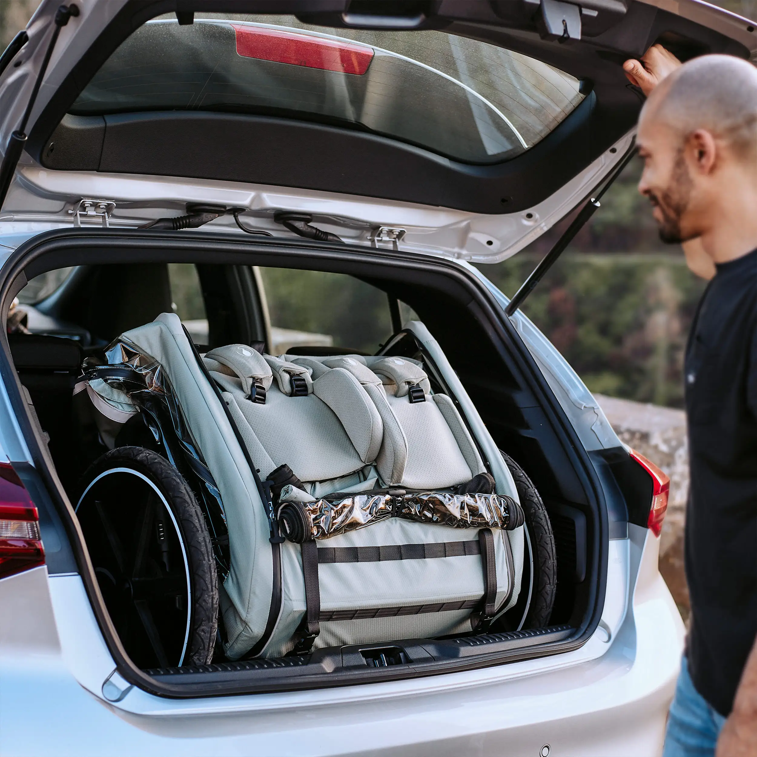 Fahrradanhänger Tour 2 mit 2 Komfortsitzen & Lufträdern - Olive