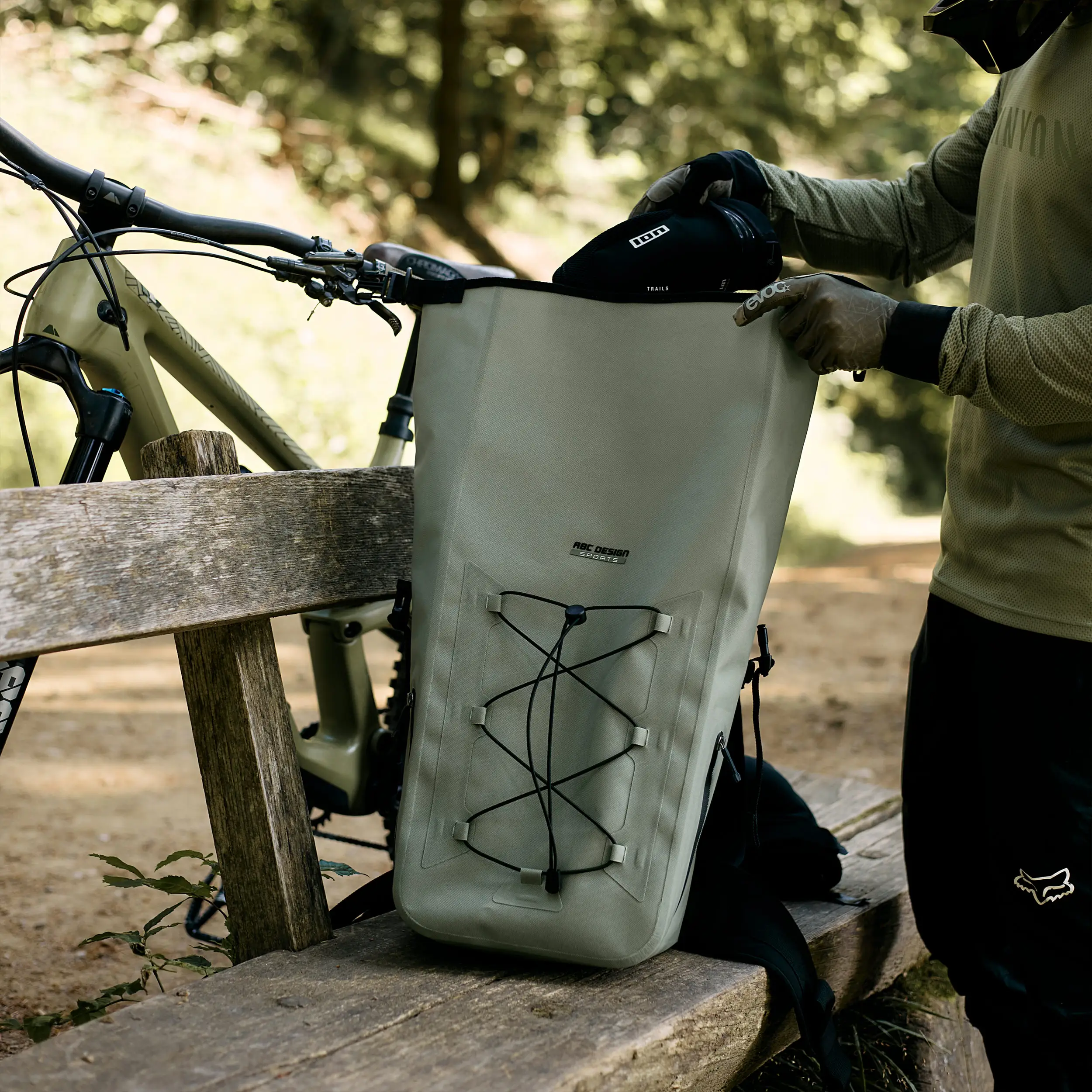 Premium Outdoor-Rucksack Lausanne 20L für Stadt & Natur - Pine