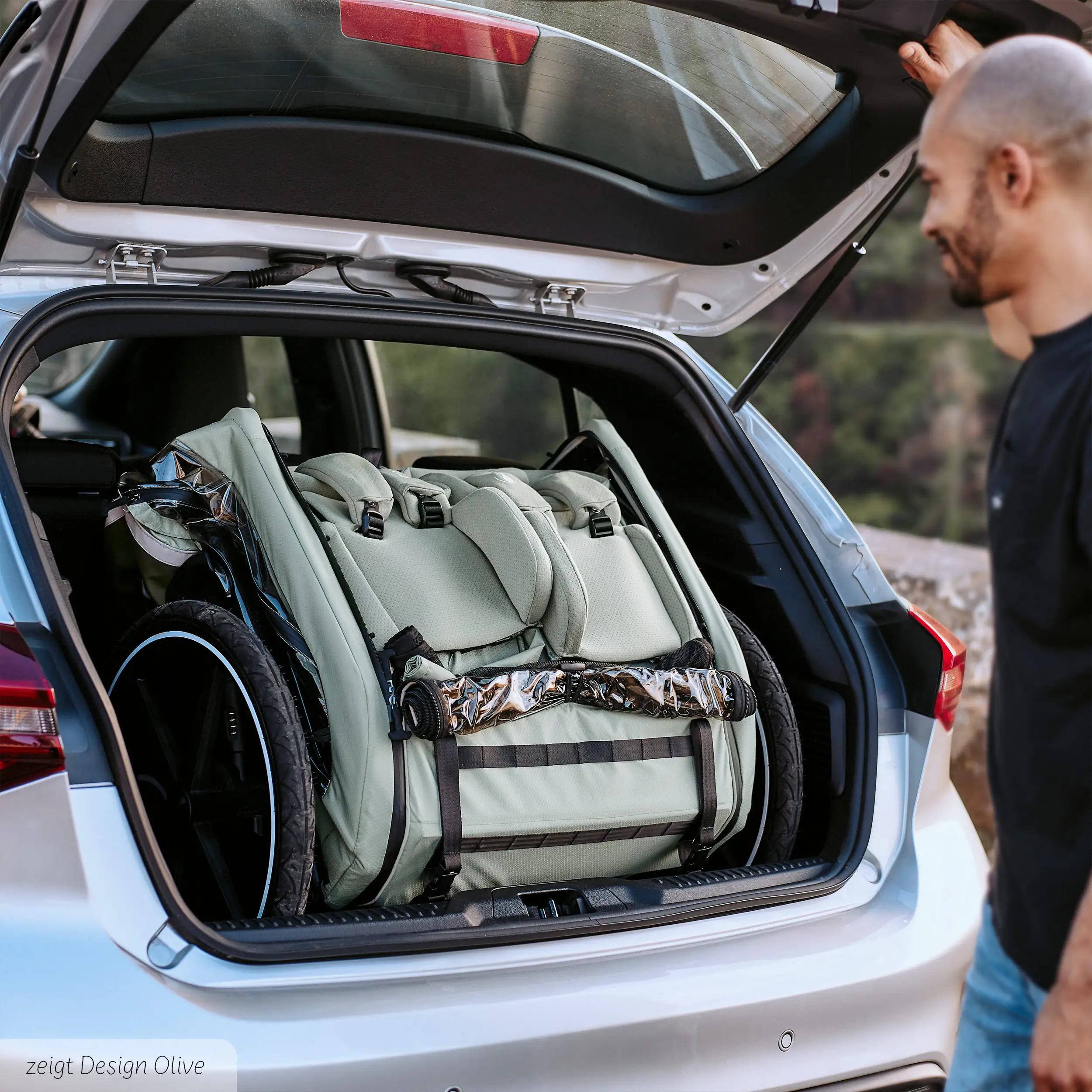 Remorque à vélo Tour 2 avec 2 sièges confortables et roues gonflables - Falcon